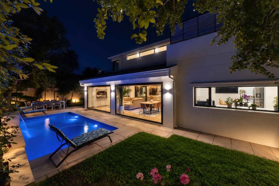 6 Bedroom Property for Sale in Hermanus Heights Western Cape